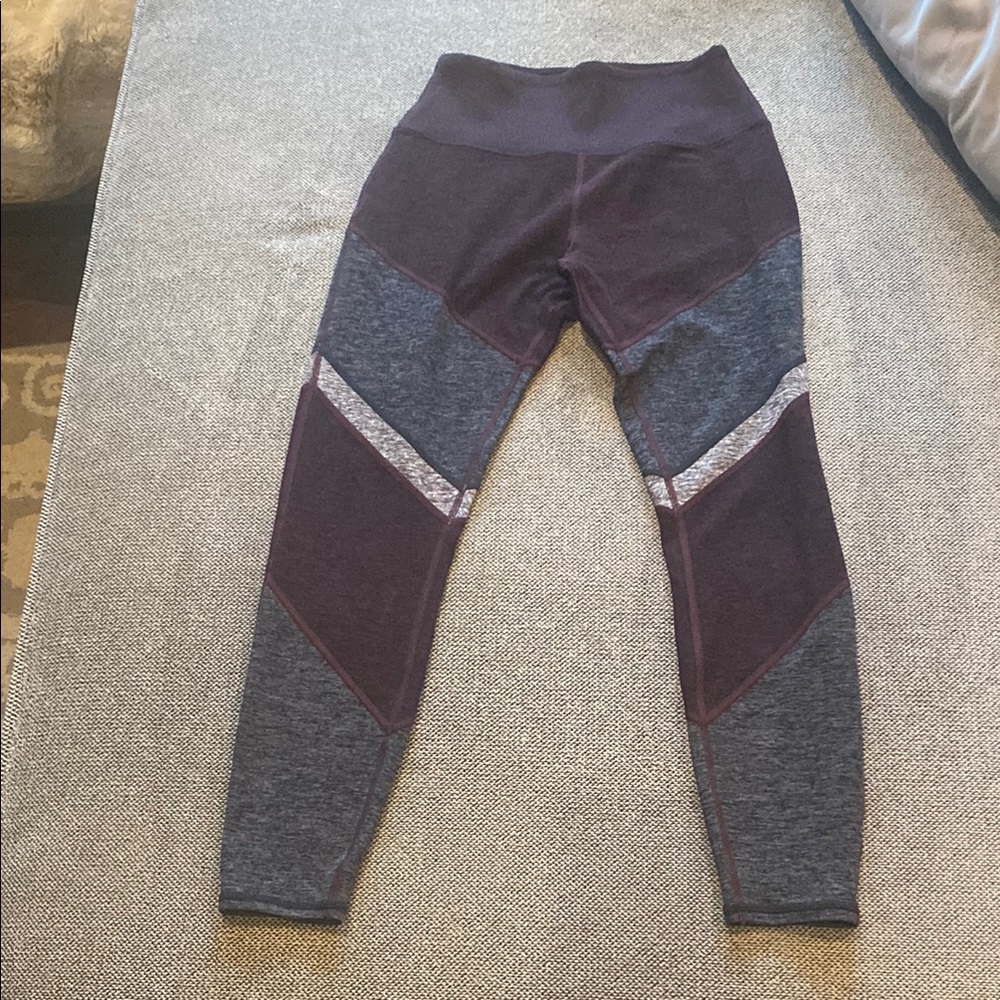 ALO Yoga, Running, Gray & Maroon Leggings Women Sz S